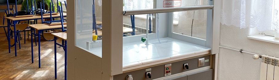 Dygestorium mobilne do szkolnej pracowni chemicznej
