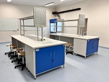 Stół laboratoryjny wyspowy w wersji bezpodłączeniowej