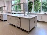Stół laboratoryjny wyspowy uczniowski 7-osobowy do szkolnej pracowni chemicznej