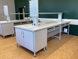 Stół laboratoryjny wyspowy dla 8 uczniów do szkolnej pracowni chemicznej